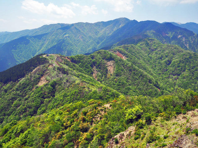 Tanzawa Omote-one ridge traverse.
