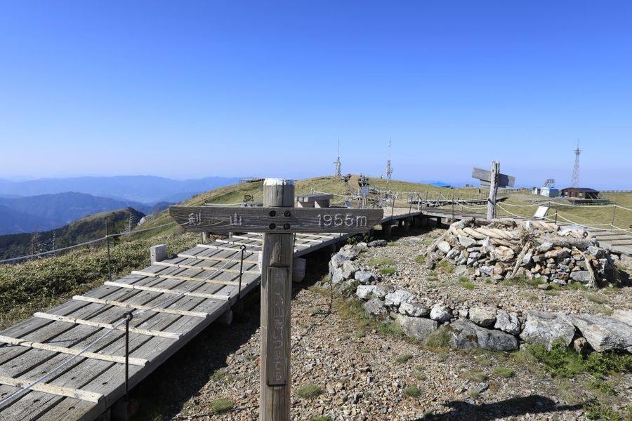 Top of the Mt. Tsurugi.(Photo by K.Mizutani)